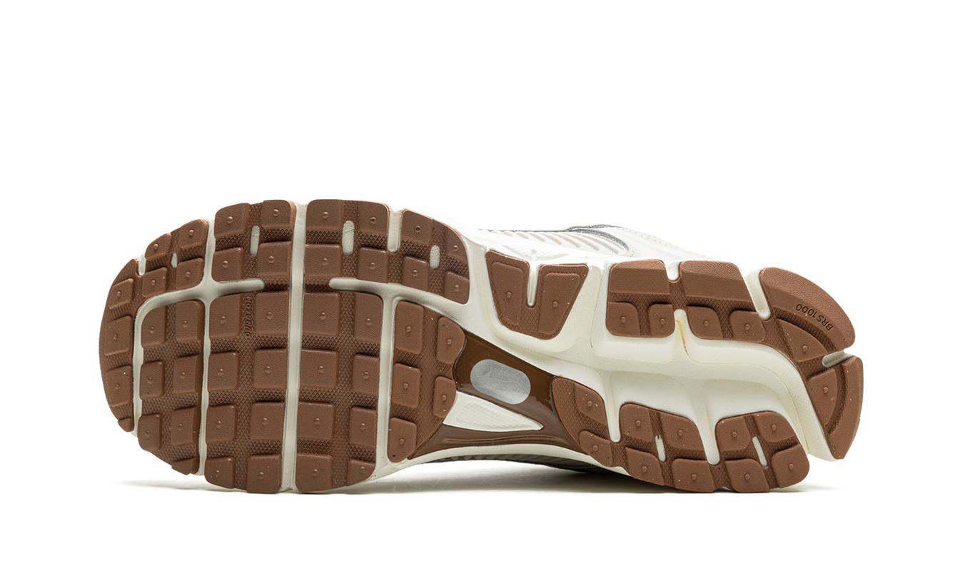 Nike Zoom Vomero 5 WMNS "Light Orewood Brown"