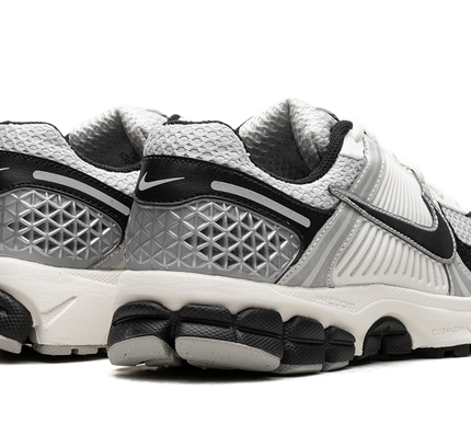 Zoom Vomero 5 „Photon Dust Black“ 