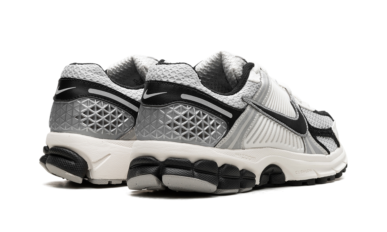 Zoom Vomero 5 "Photon Dust Black"