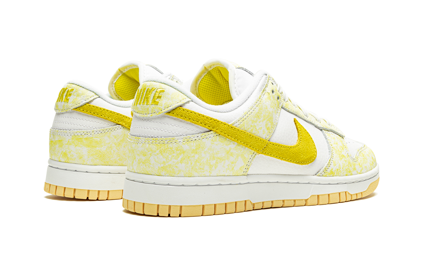 Nike Dunk Low WMNS "Yellow Strike"