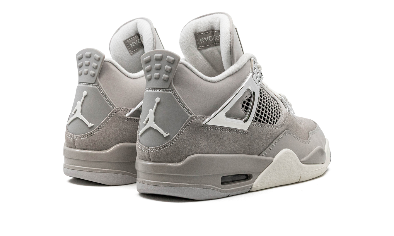 Air Jordan 4 WMNS „Frozen Moments“