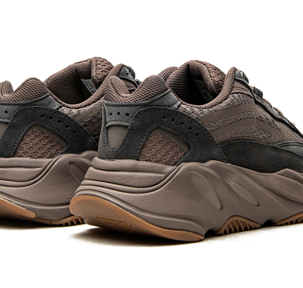 Yeezy Boost 700 V2 „Mauve“