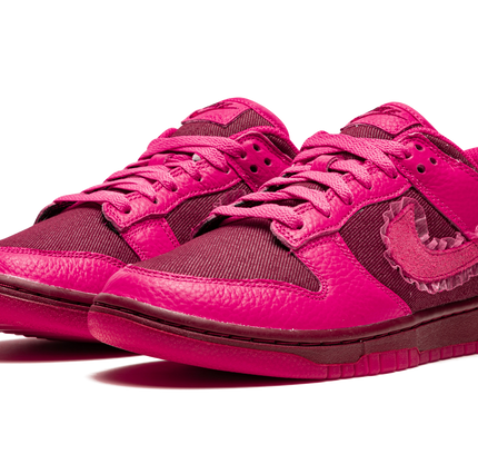 Nike Dunk Low WMNS "Valentine’s Day"