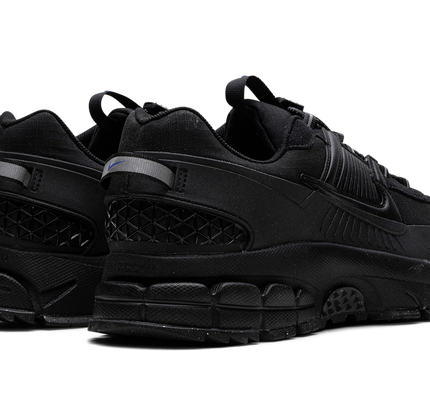 Nike Zoom Vomero Roam "Triple Black"