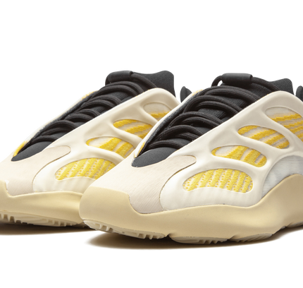 Yeezy 700 V3 „Saflor“