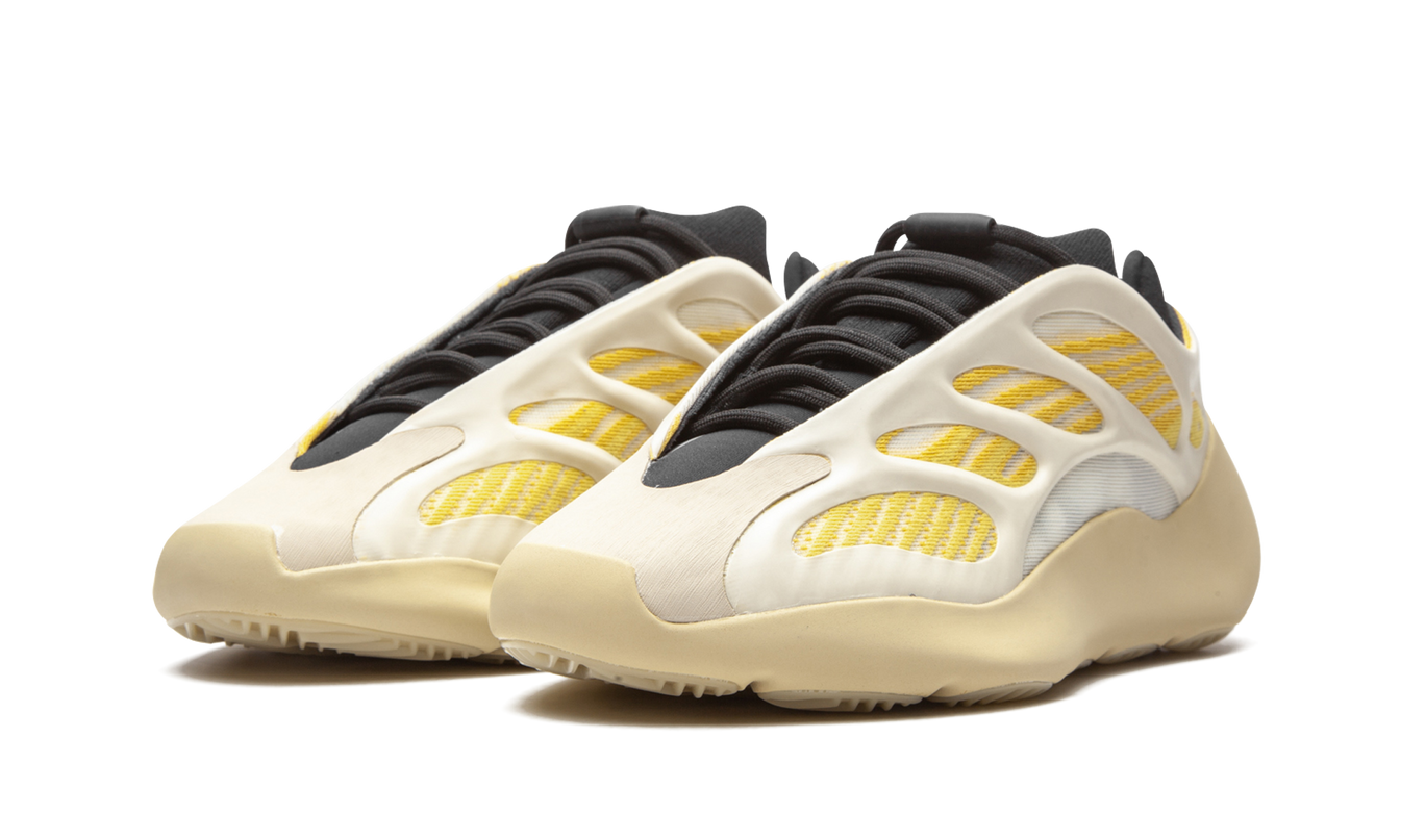 Yeezy 700 V3 "Safflower"