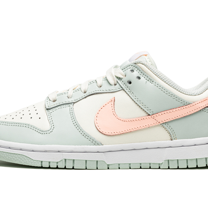Nike Dunk Low WMNS "Barely Green"