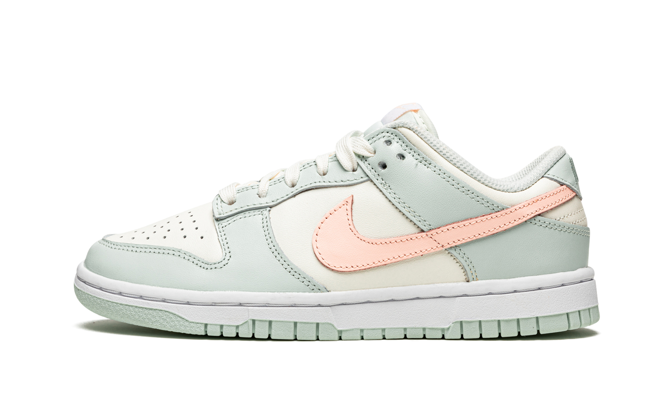 Nike Dunk Low WMNS "Barely Green"