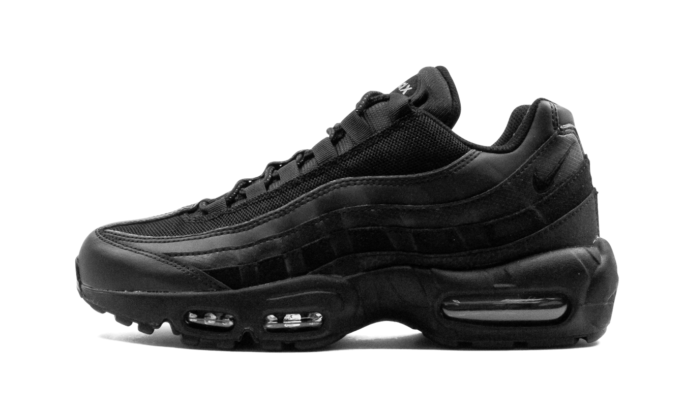 Nike Air Max 95 Essential "Triple Black"