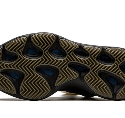 Yeezy 700 V3 „Lehmbraun“