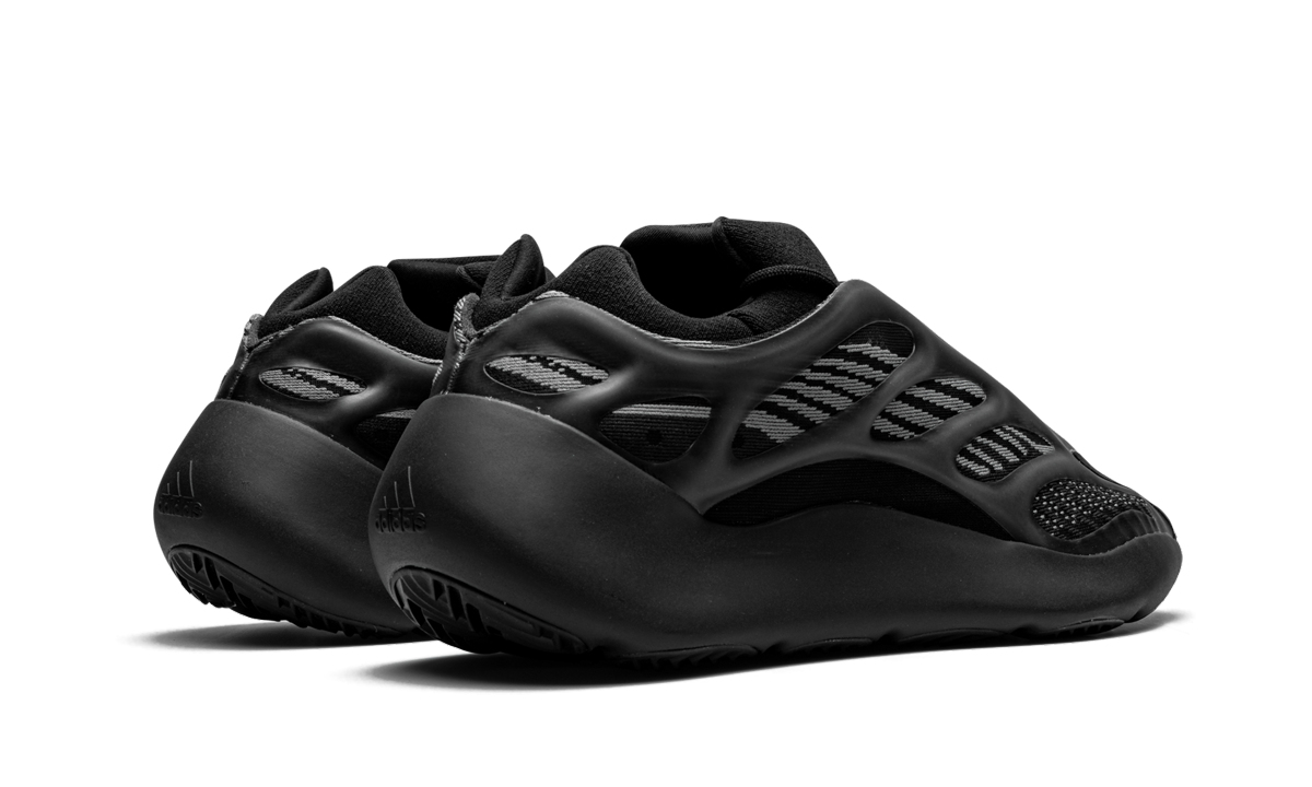 Yeezy 700 V3 "Alvah"