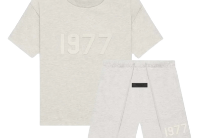 Fear of God Essentials 1977 Leichtes Haferflocken-Sommerset