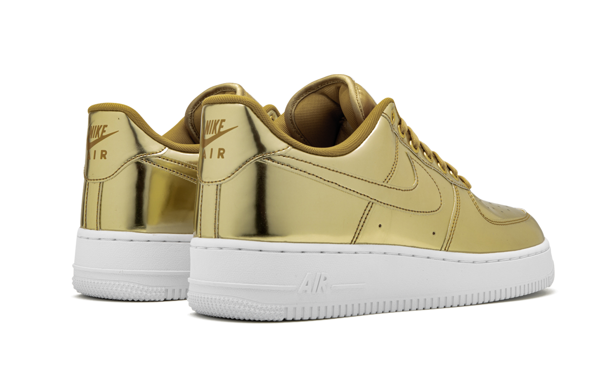 Nike Air Force 1 SP WMNS "Metallic Gold"