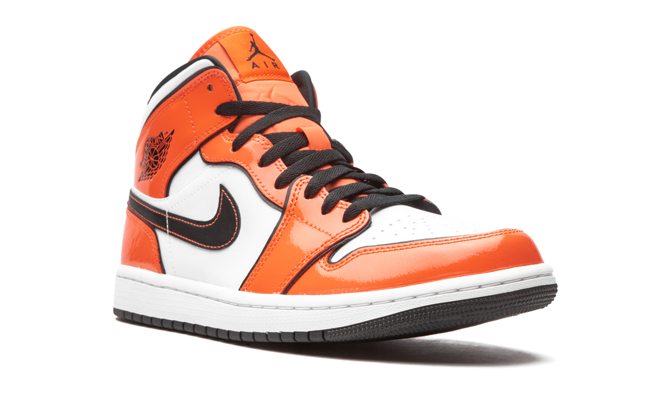 Air Jordan 1 Mid SE "Turf Orange"