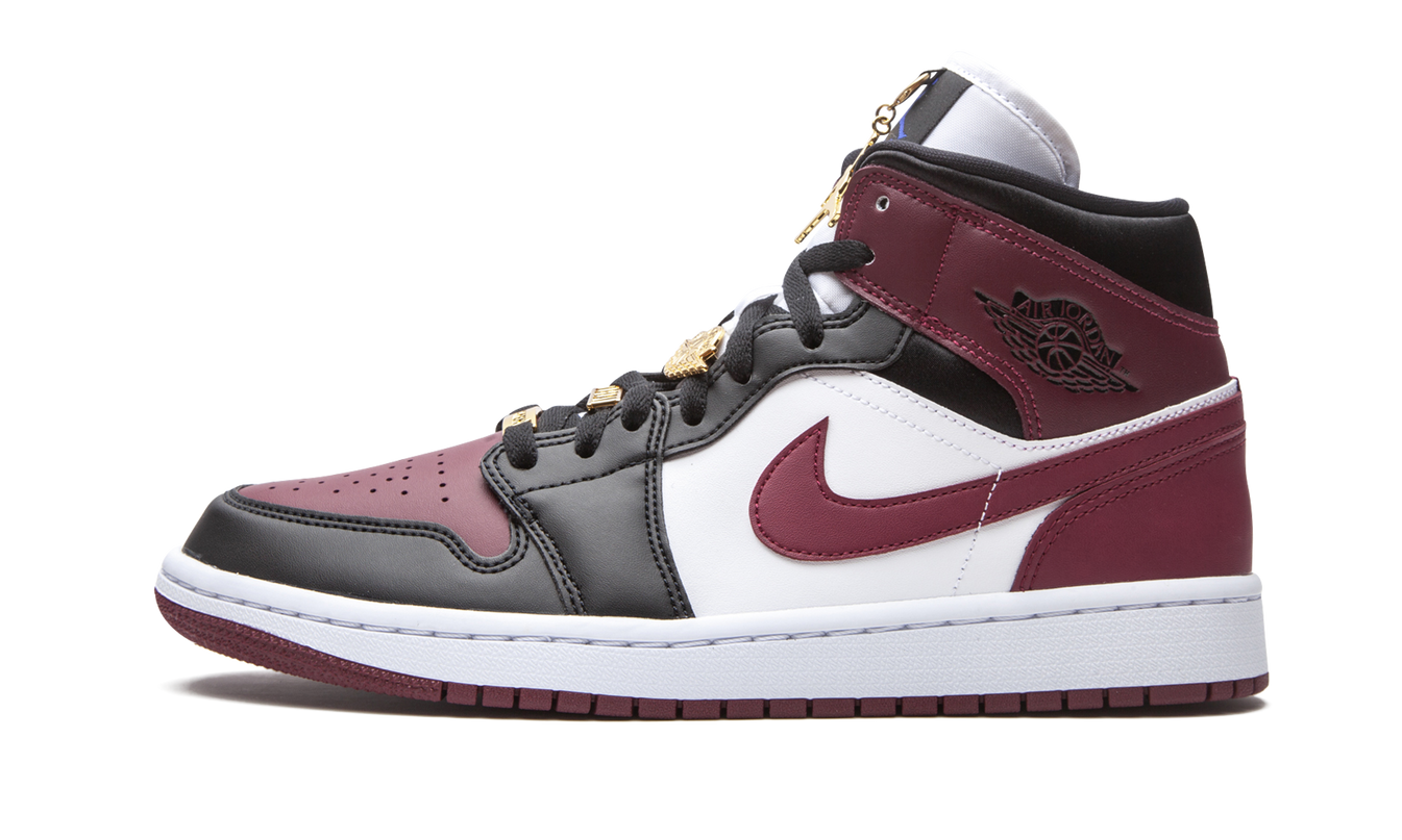 AIr Jordan 1 MID SE WMNS "Gold Pendants"
