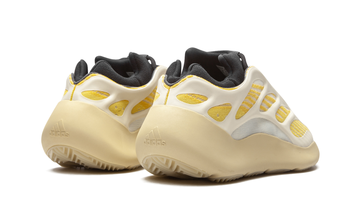 Yeezy 700 V3 "Safflower"