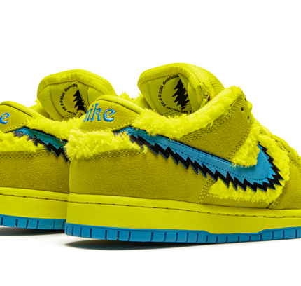Nike Dunk SB Low "Grateful Dead - Yellow Bear"