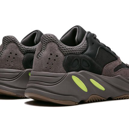 Yeezy Boost 700 „Mauve“