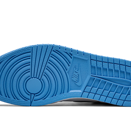 Air Jordan 1 Retro High OG "University Blue"