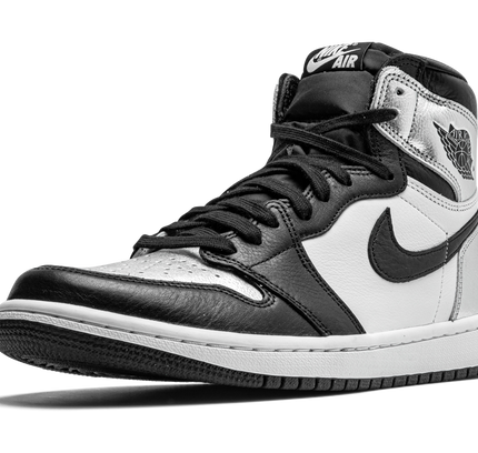 Air Jordan 1 RETRO HIGH OG WMNS "Silver Toe"