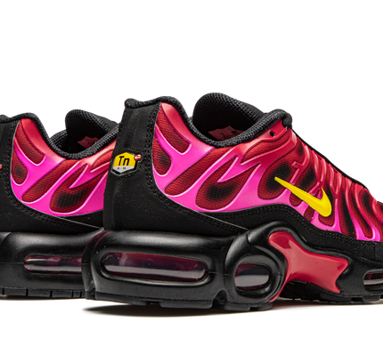Nike Air Max Plus TN "Supreme - Black / Red"