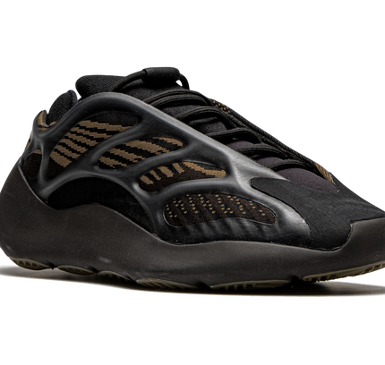 Yeezy 700 V3 „Lehmbraun“
