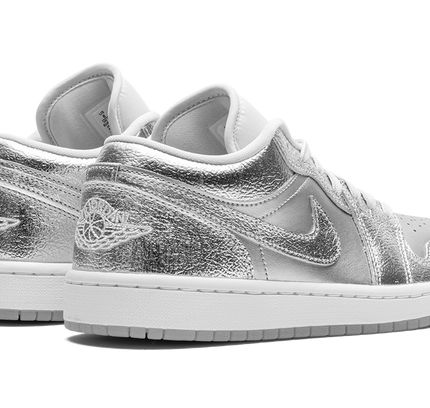 Air Jordan 1 Low SE WMNS "Metallic Silver"