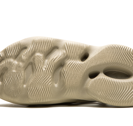 Yeezy Foam Runner „Stone Salt“