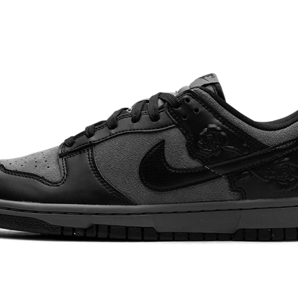 Nike Dunk Low WMNS "Black Roses"