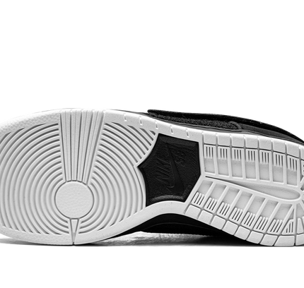 Nike Dunk SB Low "Gnarhunters"