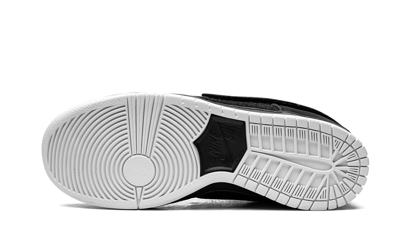 Nike Dunk SB Low "Gnarhunters"