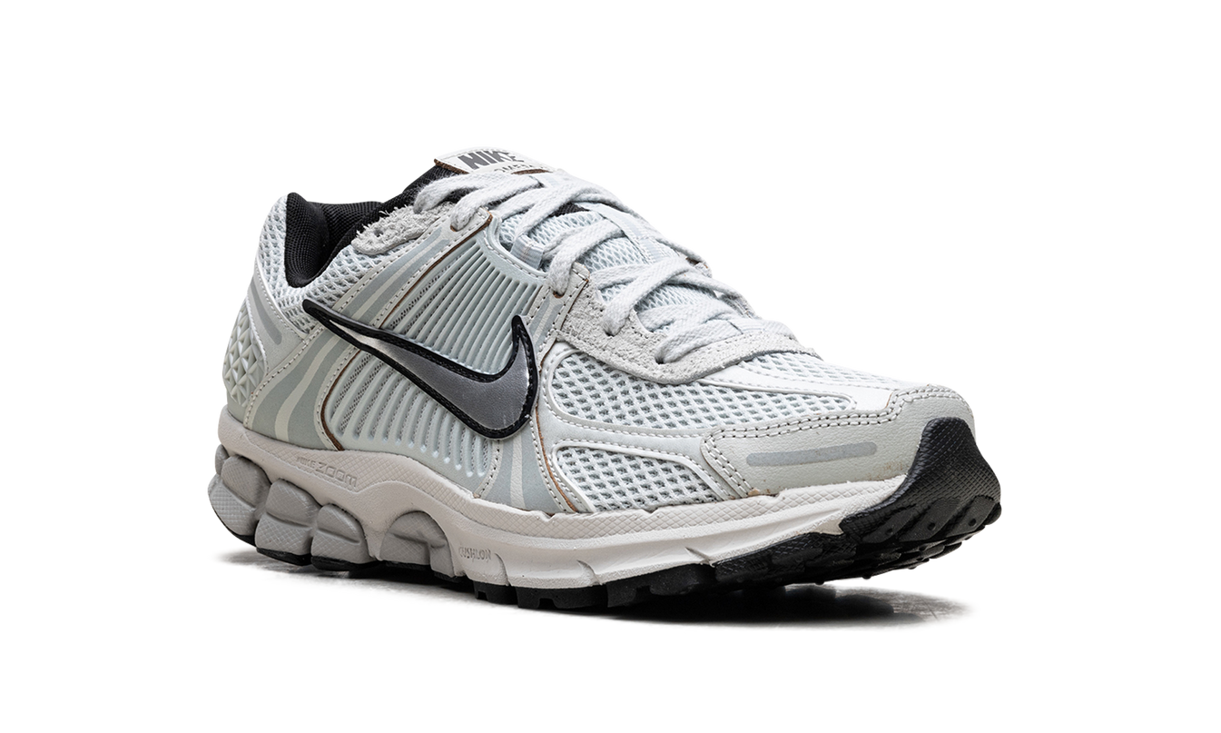 Nike Zoom Vomero 5 WMNS "Light Silver Chrome"