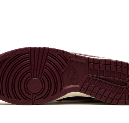 Nike Dunk Low Retro PRM "Valentine's Day 2023"