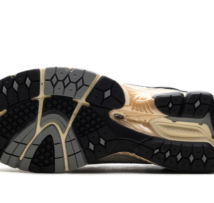 New Balance 1906L "Silber Metallic Creme"