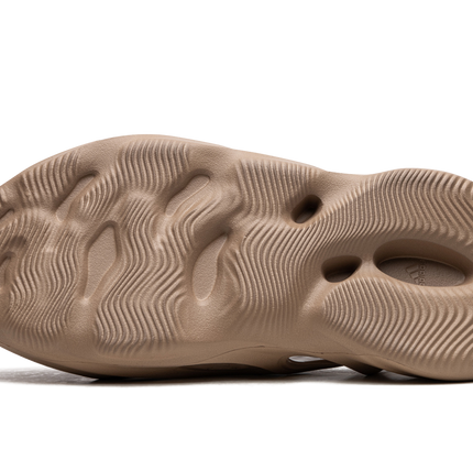 Yeezy Foam Runner „Clay Taupe“