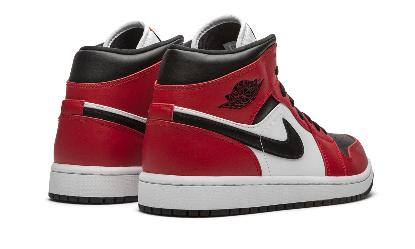 Air Jordan 1 Mid "Chicago Black Toe"