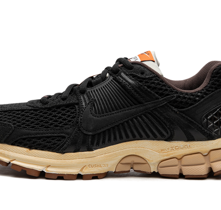 VOMERO 5 WMNS „Schwarz / Sesam“