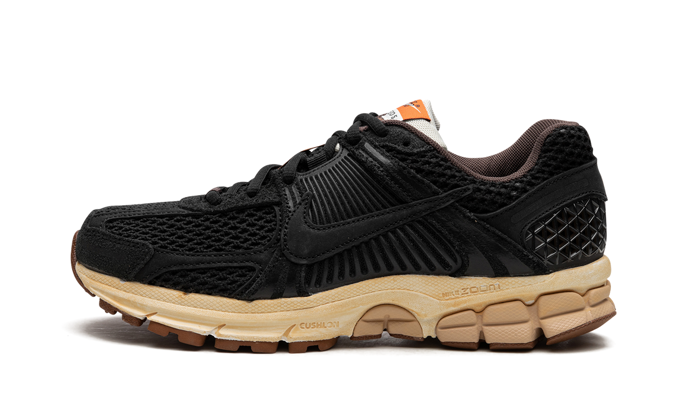 VOMERO 5 WMNS „Schwarz / Sesam“