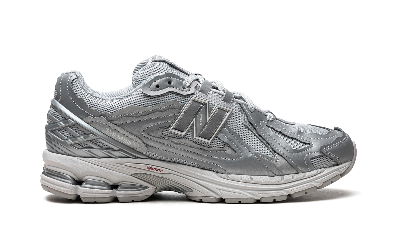 New Balance 1906D "SCHUTZPAKET - SILBERMETALLIC"