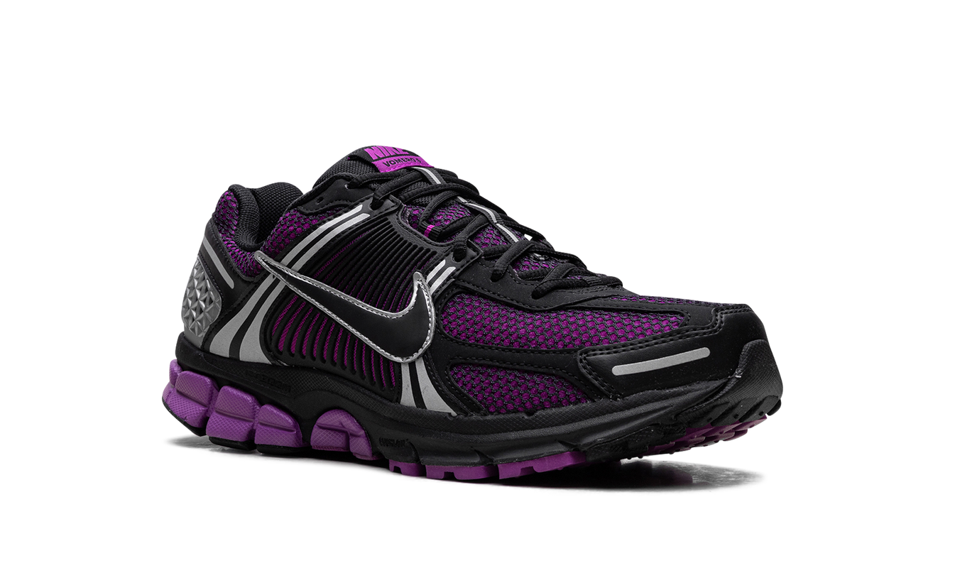 Zoom Vomero 5 „Schwarz Vivid Purple“