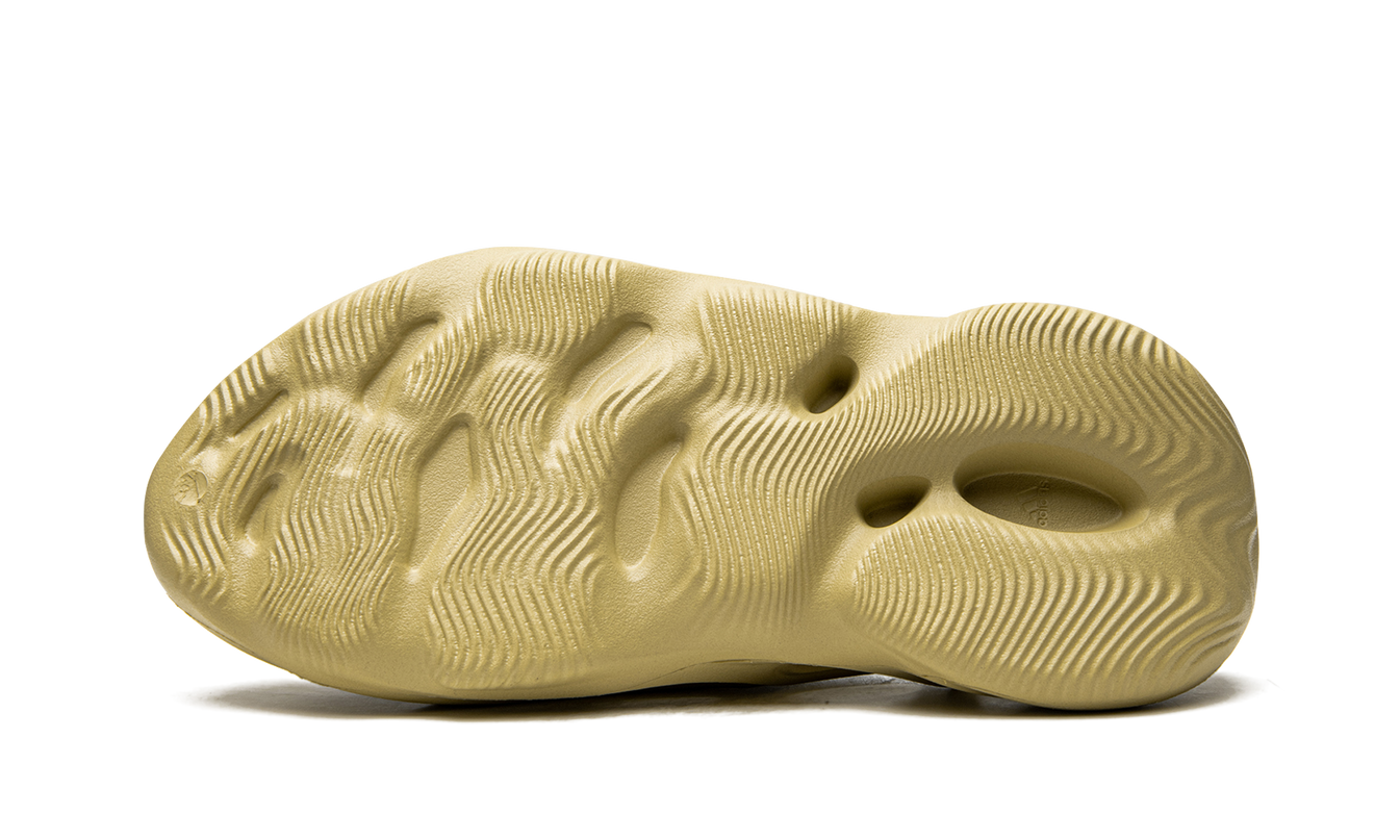 Yeezy Foam Runner "Sulfur"