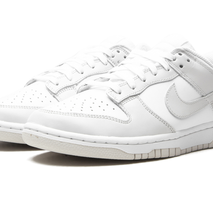 Nike Dunk Low WMNS "Photon Dust"