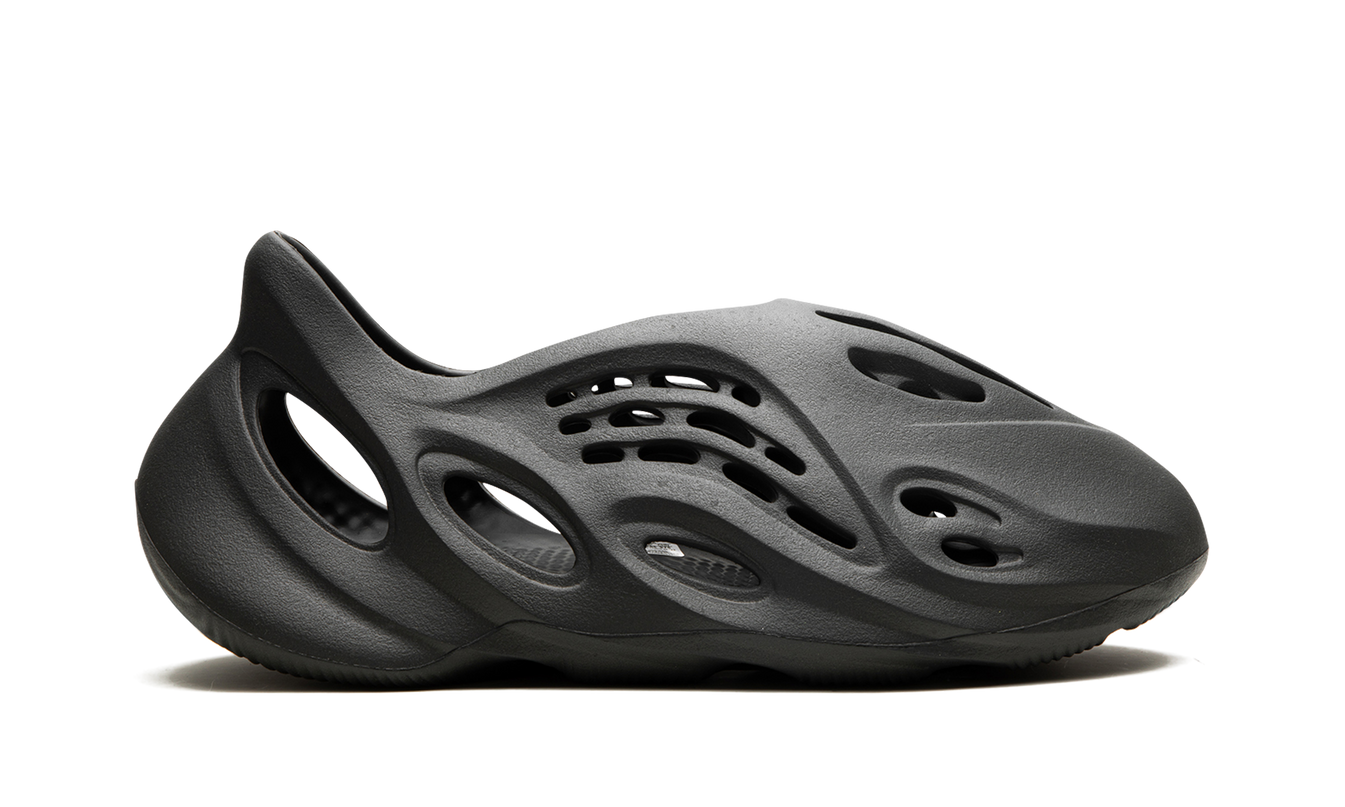 Yeezy Foam Runner "Carbon"