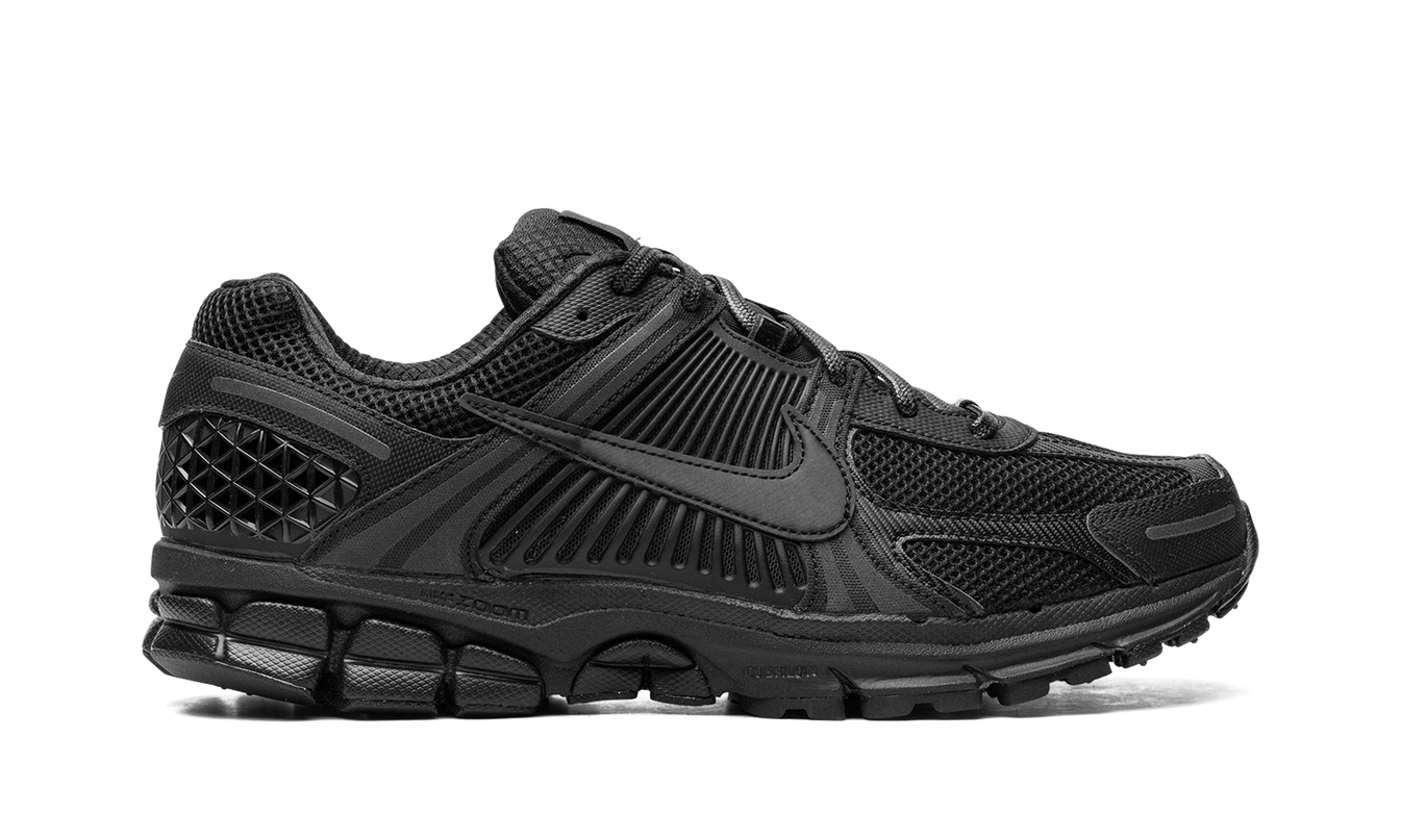 Zoom Vomero 5 "Triple Black"