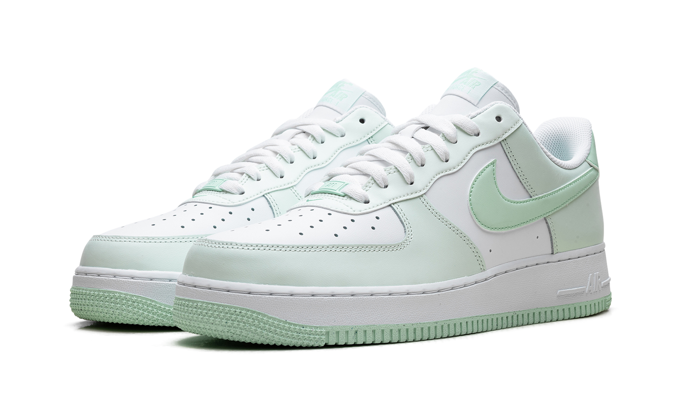 Nike AIR FORCE 1 "Mint Foam"
