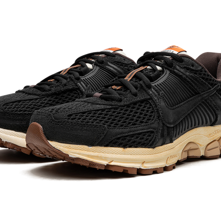 VOMERO 5 WMNS „Schwarz / Sesam“