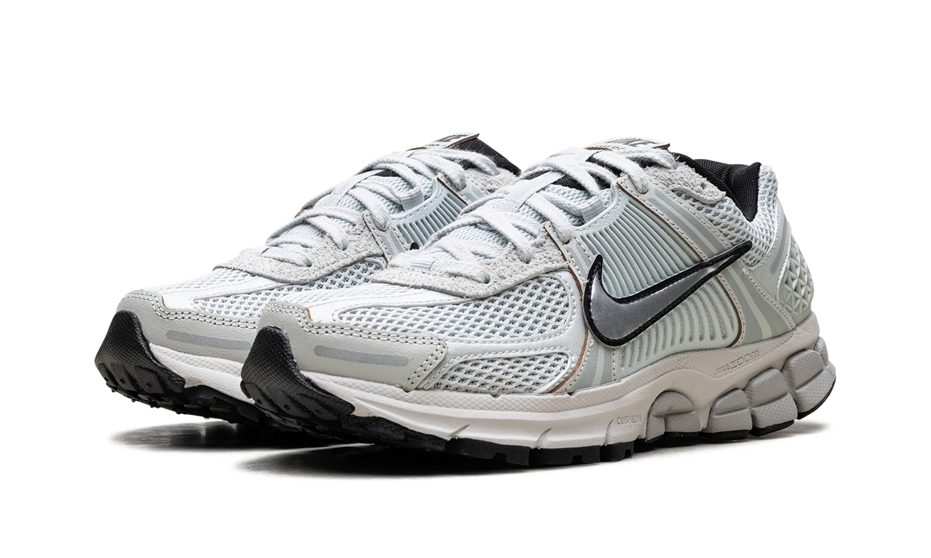 Nike Zoom Vomero 5 WMNS "Light Silver Chrome"