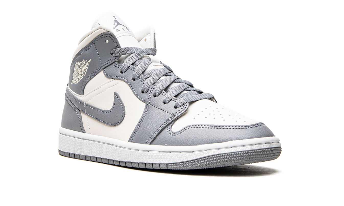 Air Jordan 1 MID WMNS "Stealth"