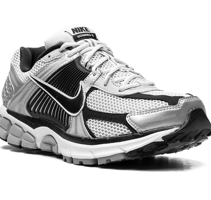 Zoom Vomero 5 „Metallic Silber Schwarz“