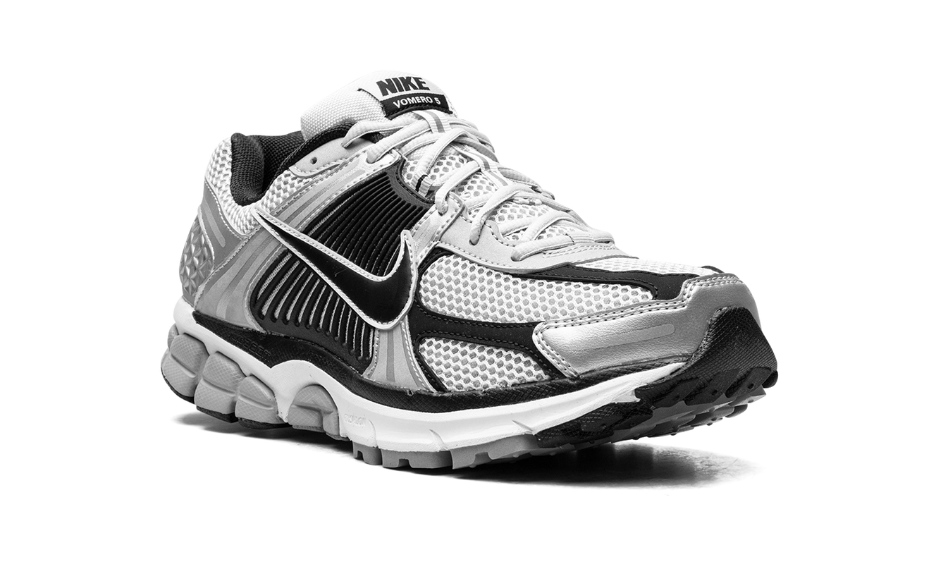 Zoom Vomero 5 „Metallic Silber Schwarz“